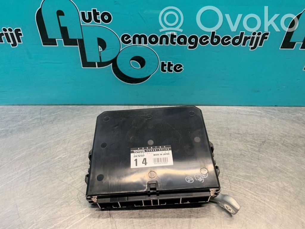 Lexus IS 200-300 ABS control unit/module 
