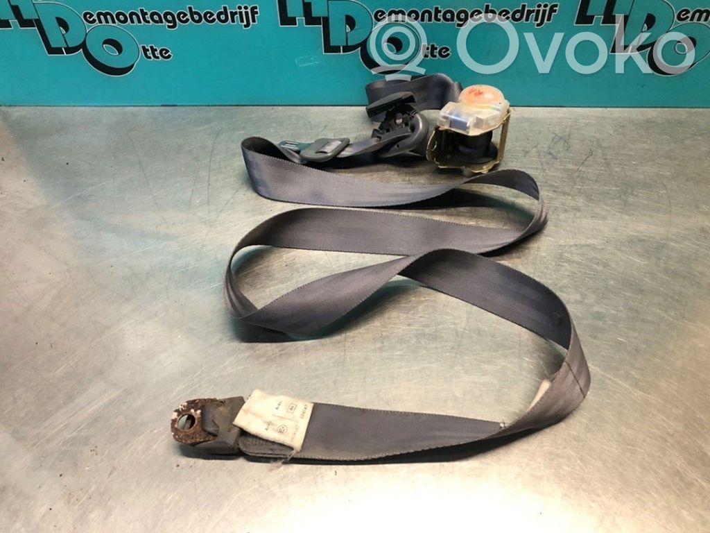 Toyota RAV 4 (XA10) Cinturón trasero 