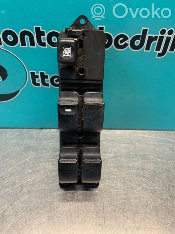 Mitsubishi Grandis Electric window control switch 