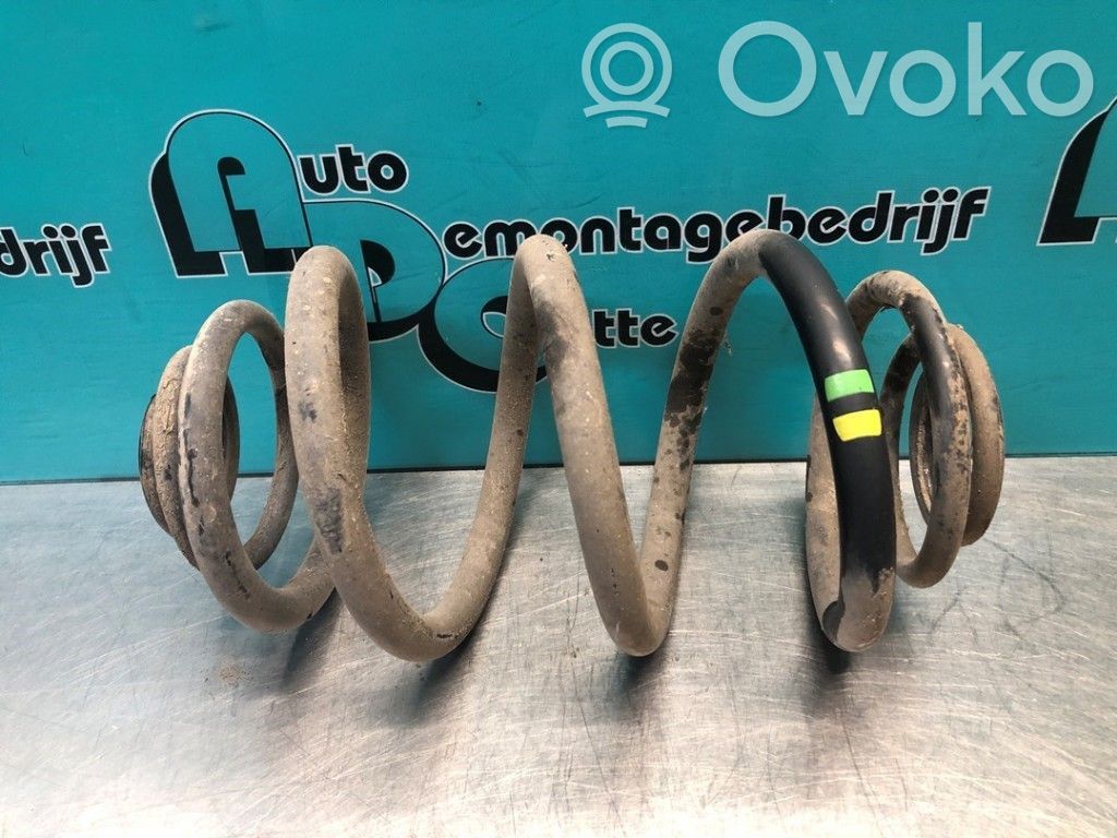 Opel Vivaro Sprężyna tylna 