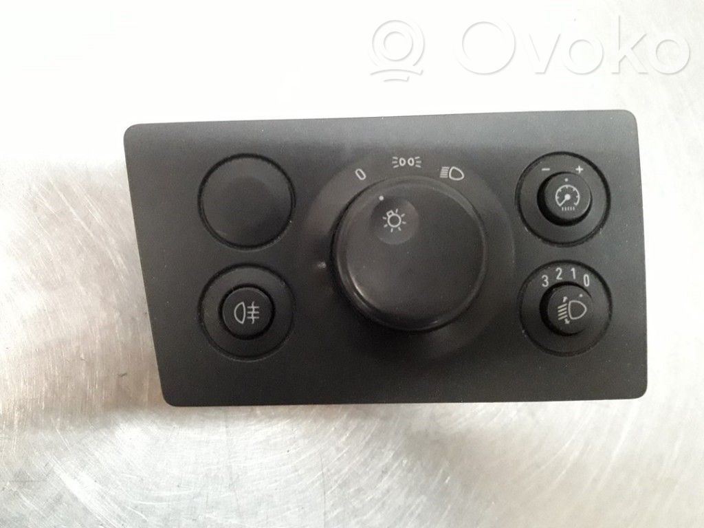 Opel Zafira B Interruptor de luz 
