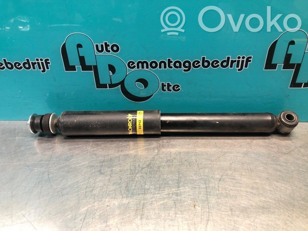 Opel Corsa C Aizmugurē amortizators 