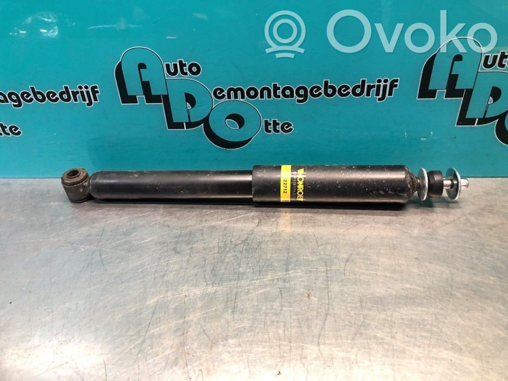 Opel Corsa C Aizmugurē amortizators 