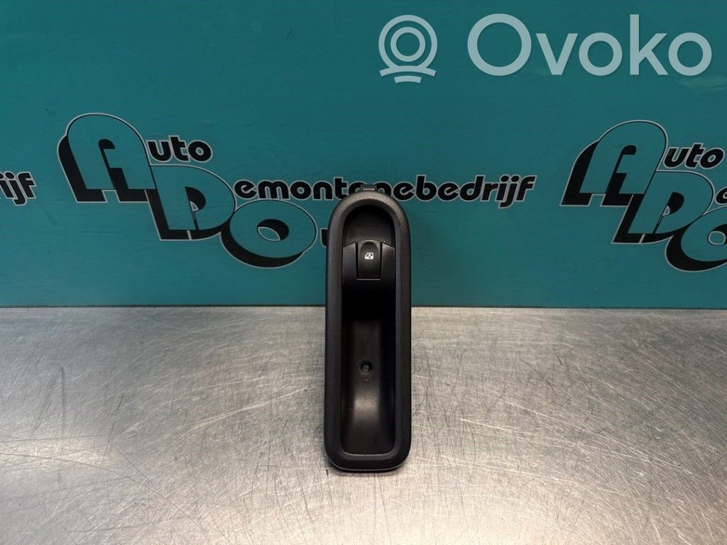 Renault Twingo II Electric window control switch 