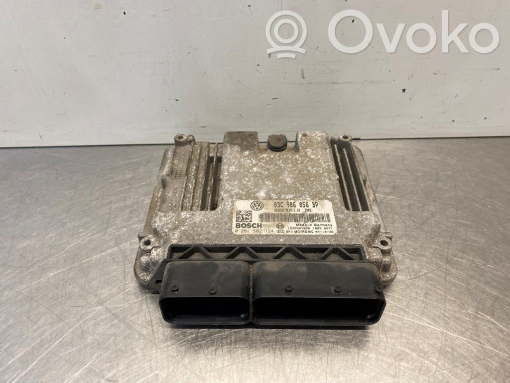 Volkswagen Golf V Engine control unit/module 