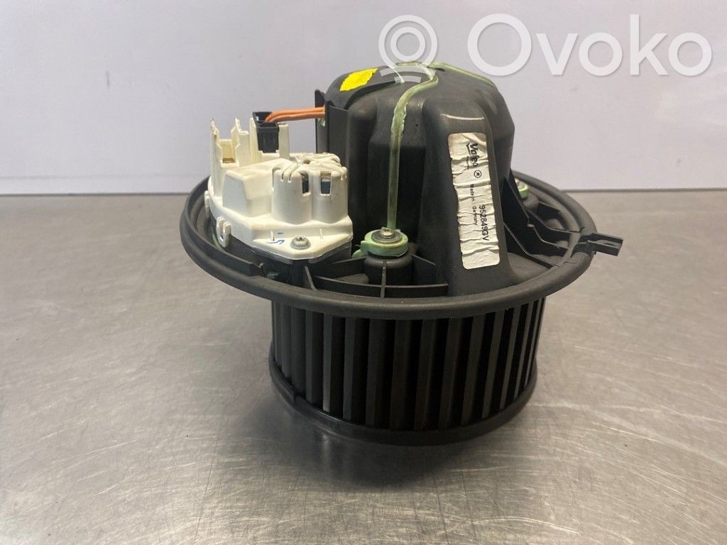 BMW 3 E90 E91 Mazā radiatora ventilators 