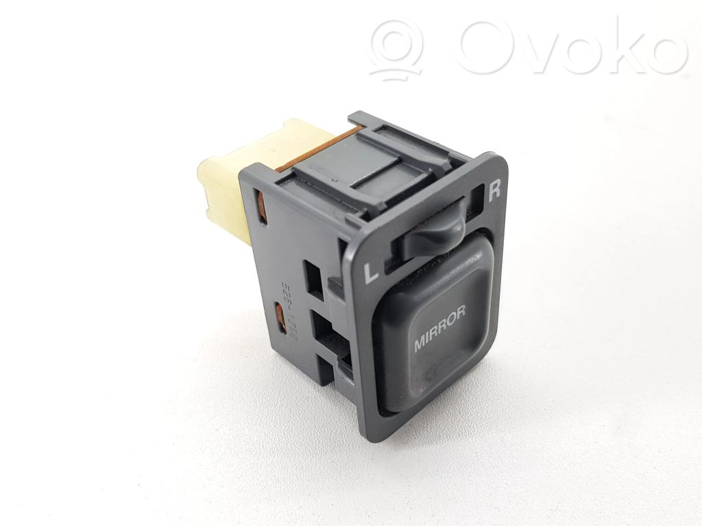 Honda CR-V Wing mirror switch 