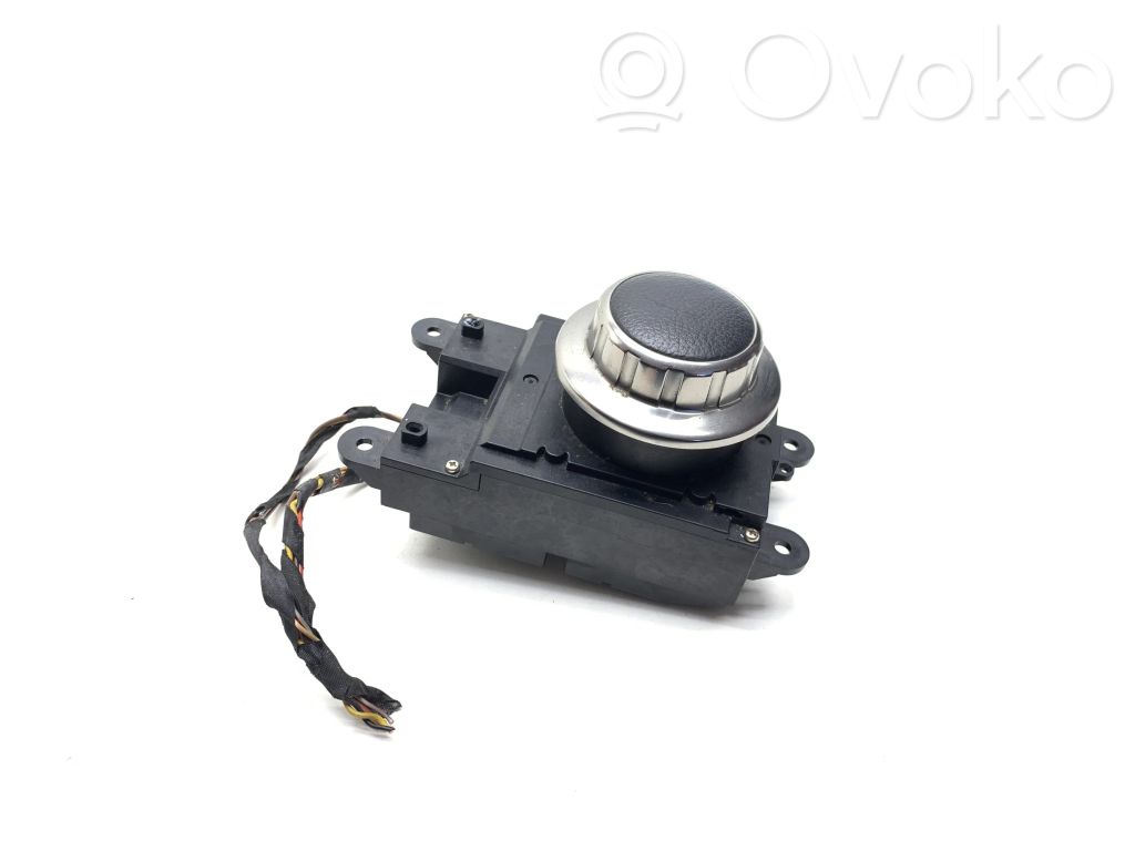 Multimedijos kontroleris   6963051