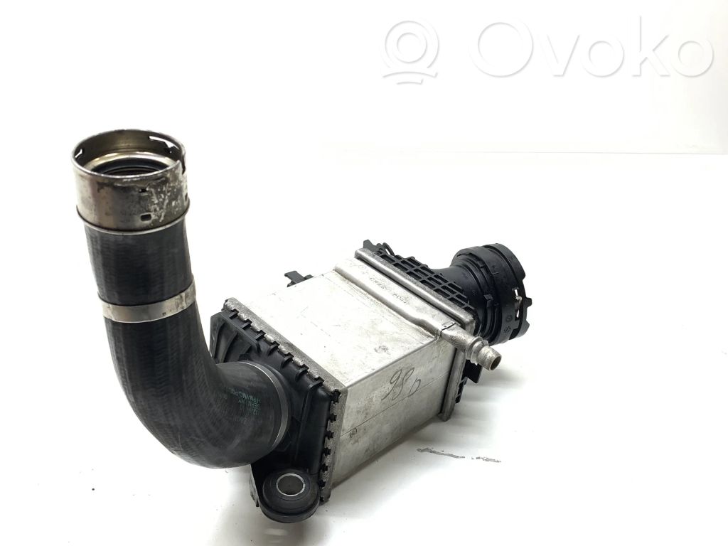 BMW 5 G30 G31 G38 Chłodnica powietrza doładowującego / Intercooler 