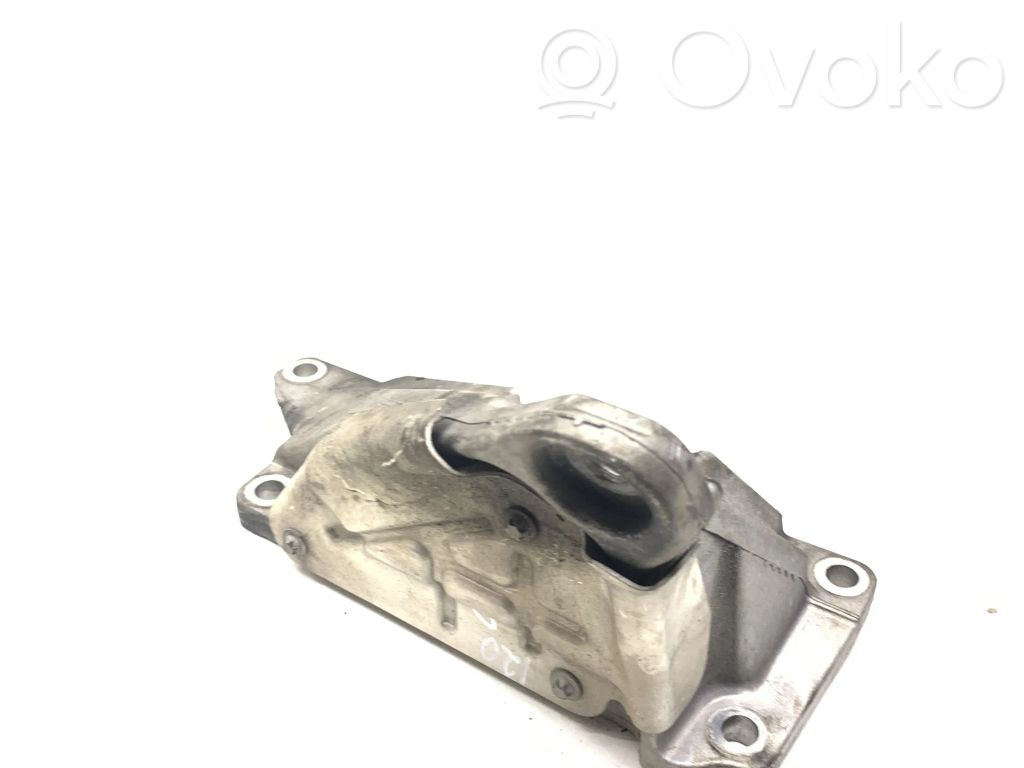 BMW X3 F25 Engine mounting bracket 