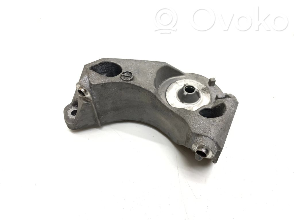 BMW 5 G30 G31 G38 A/C compressor mount bracket 