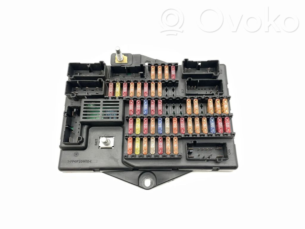 Jaguar XJ X350 Fuse module 