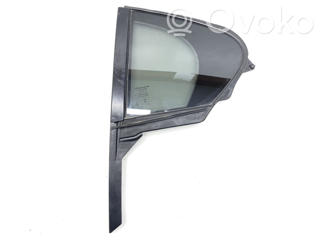Jaguar XE Ventanilla de ventilación de la puerta trasera 