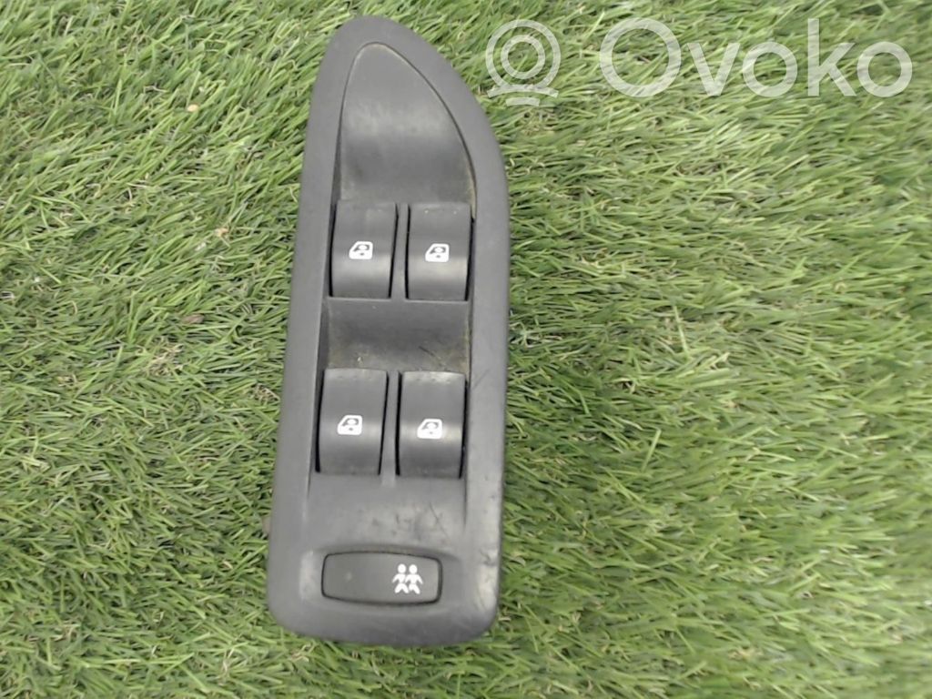 Renault Laguna II Electric window control switch 