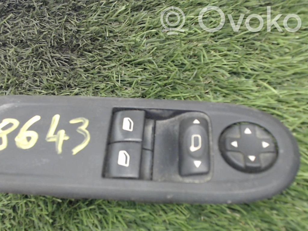 Peugeot 308 Electric window control switch 