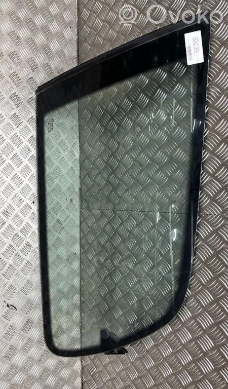 Rear side window   1096733