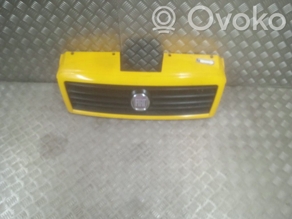 Fiat Doblo Front grill 