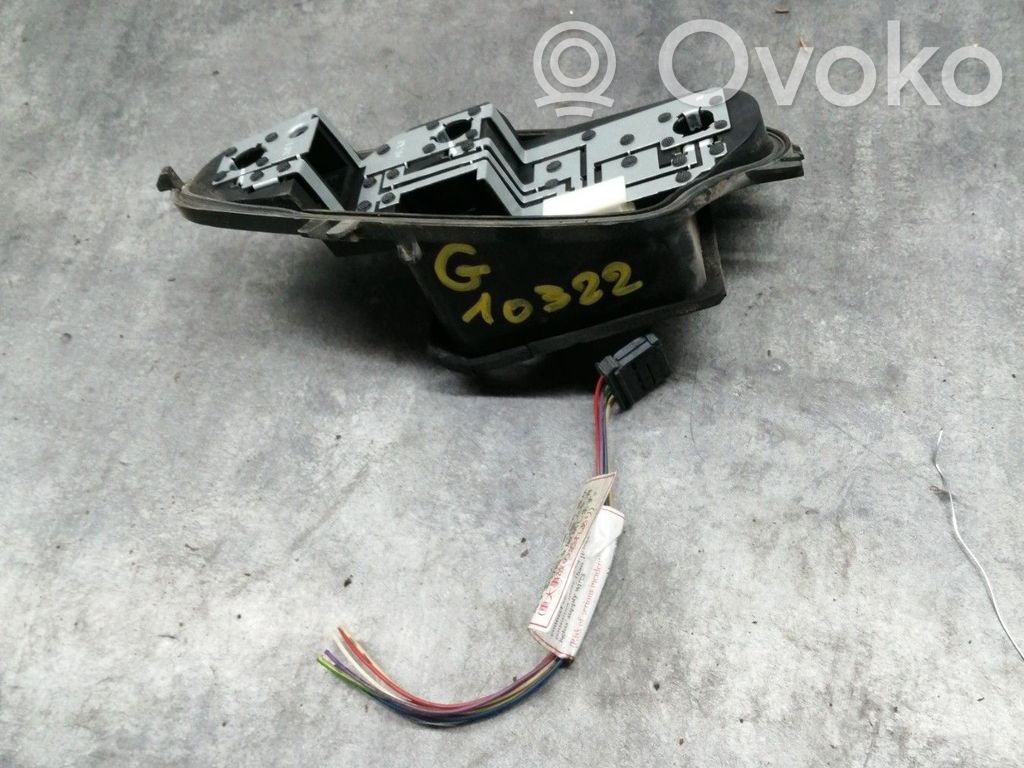 Citroen C3 Takavalon polttimon suojan pidike 