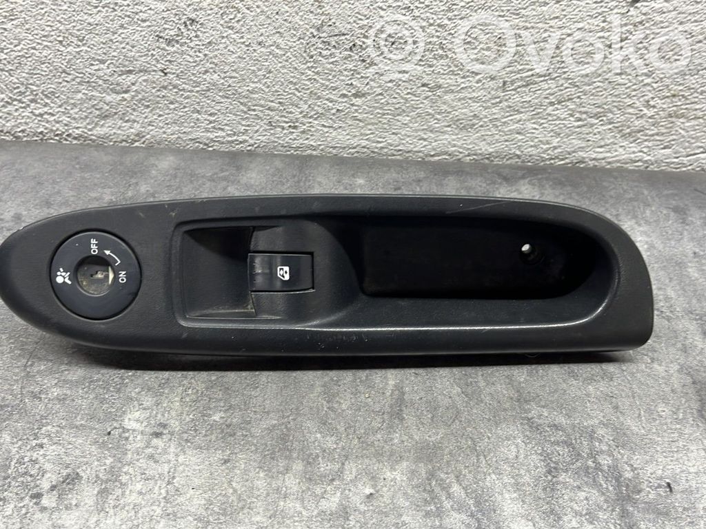 Renault Clio II Electric window control switch 