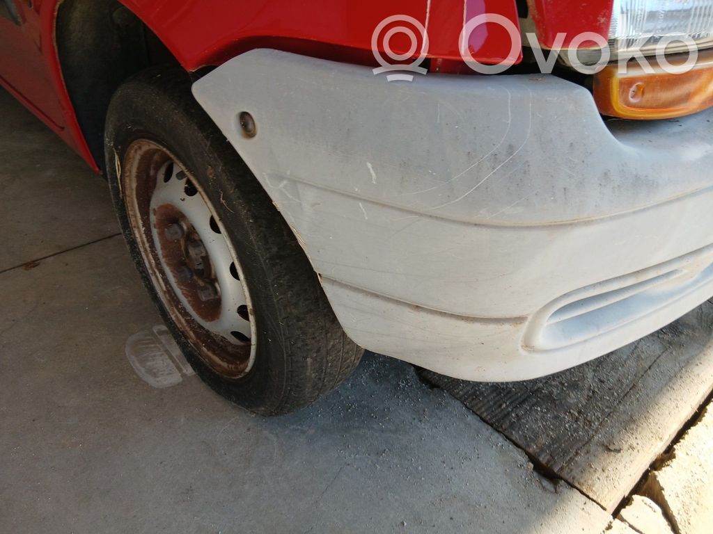 Renault Twingo I Parachoques delantero 