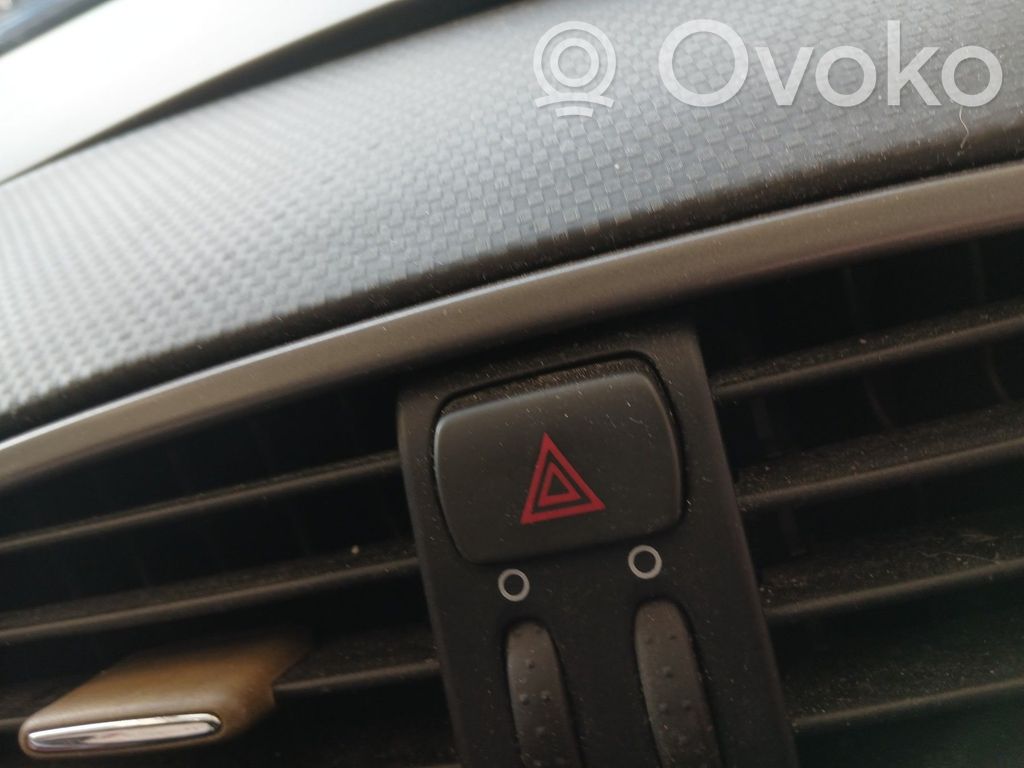 Fiat Bravo Przycisk świateł awaryjnych 