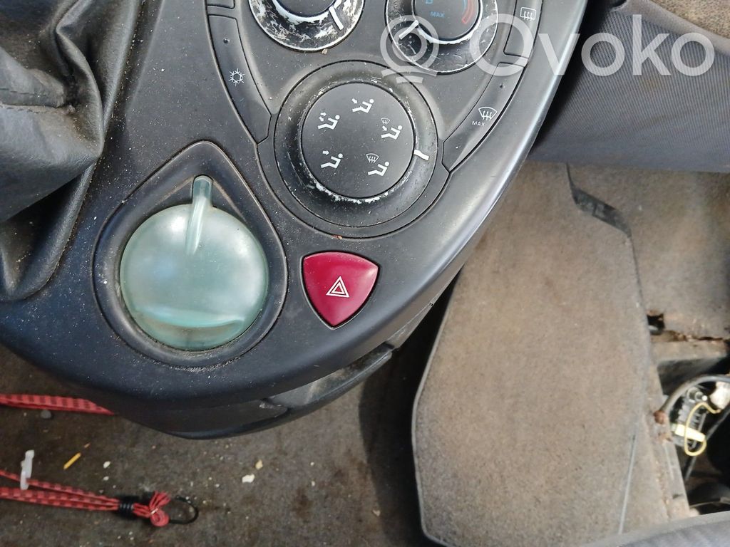 Peugeot 807 Hazard light switch 