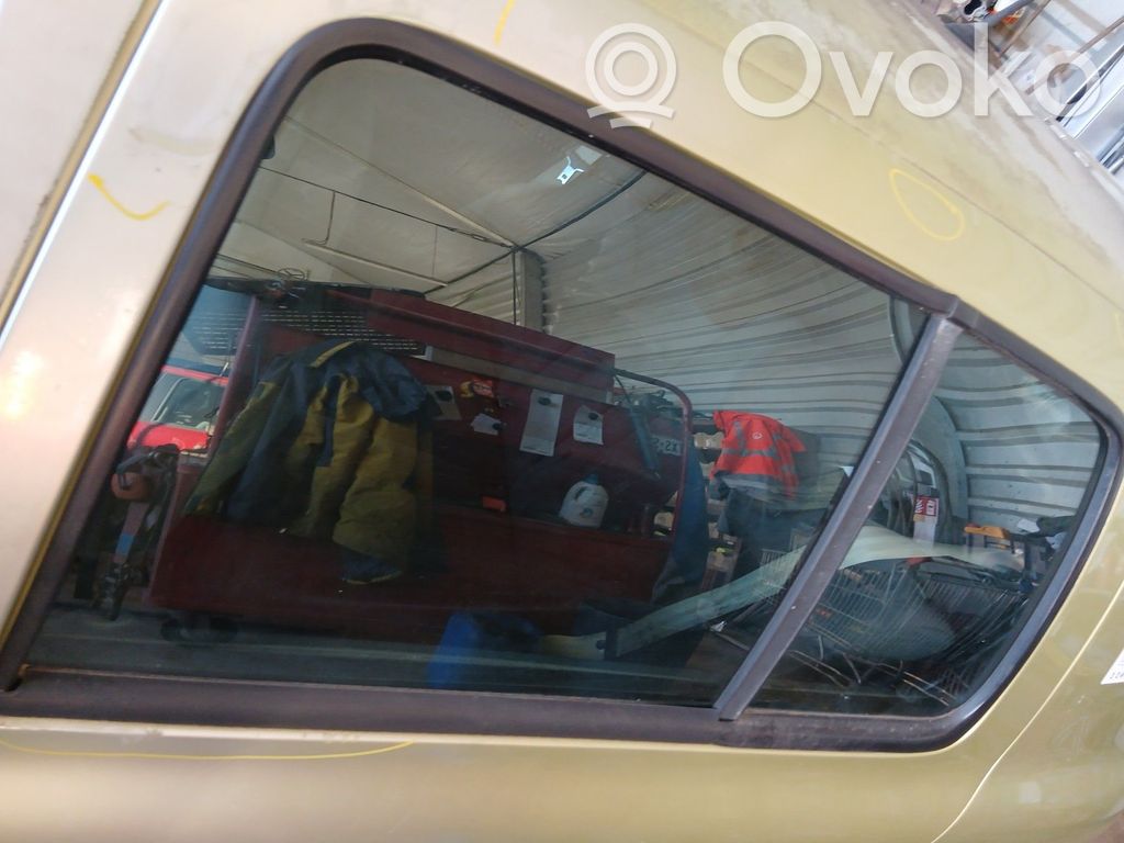 Renault Clio II Luna de la puerta trasera 