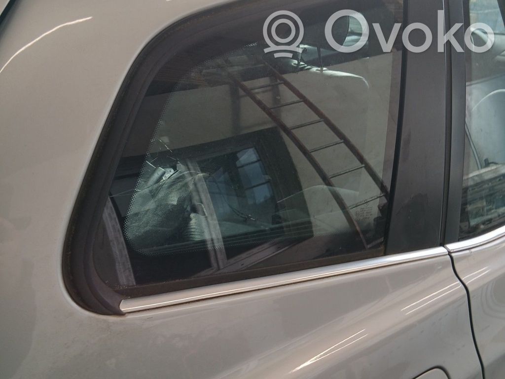 BMW X3 E83 Rear side window 