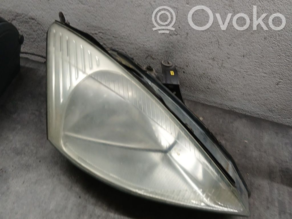 Ford Focus Headlight/headlamp 