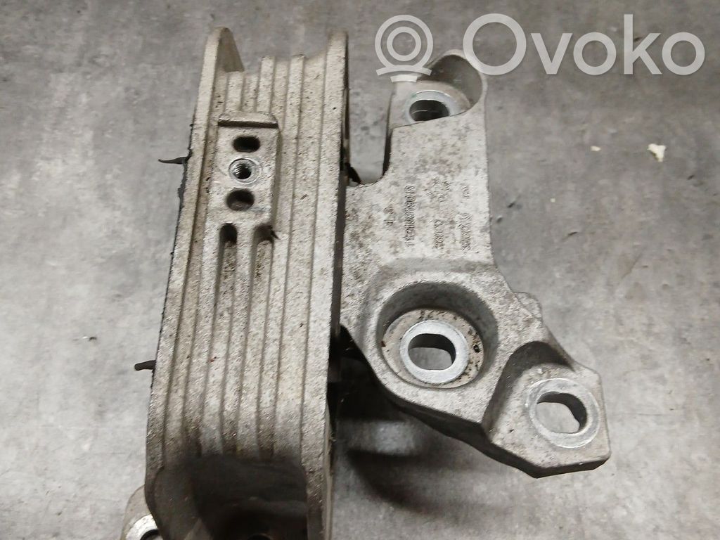 Engine mount bracket   112108180R