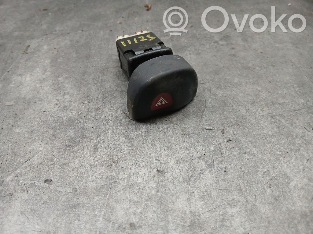 Renault Megane I Botón interruptor de luz de peligro 