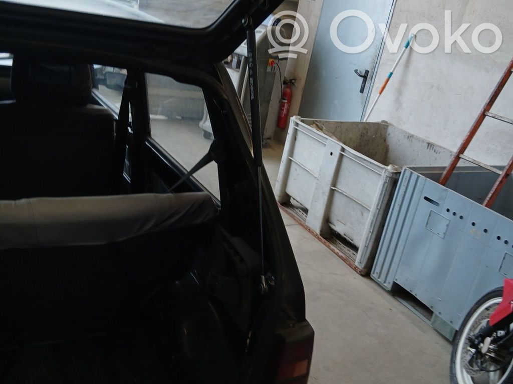 Fiat Panda 141 Takaluukun tuen kaasujousi 