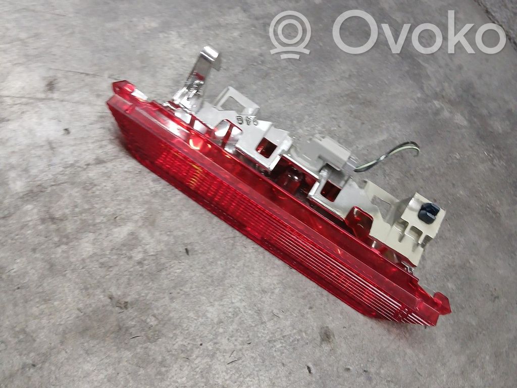 Toyota Yaris Third/center stoplight 