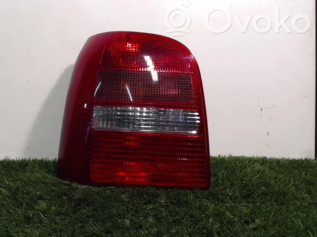 Audi A4 S4 B5 8D Lampa tylna 