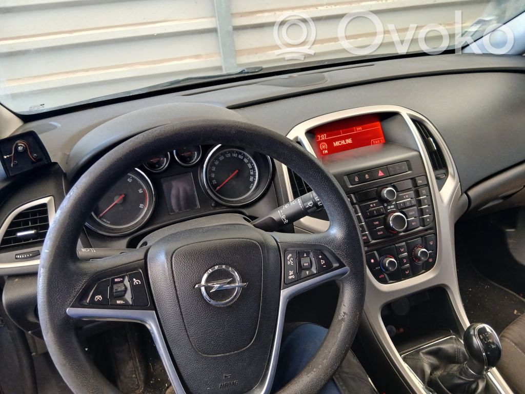 Opel Astra J Panelė 