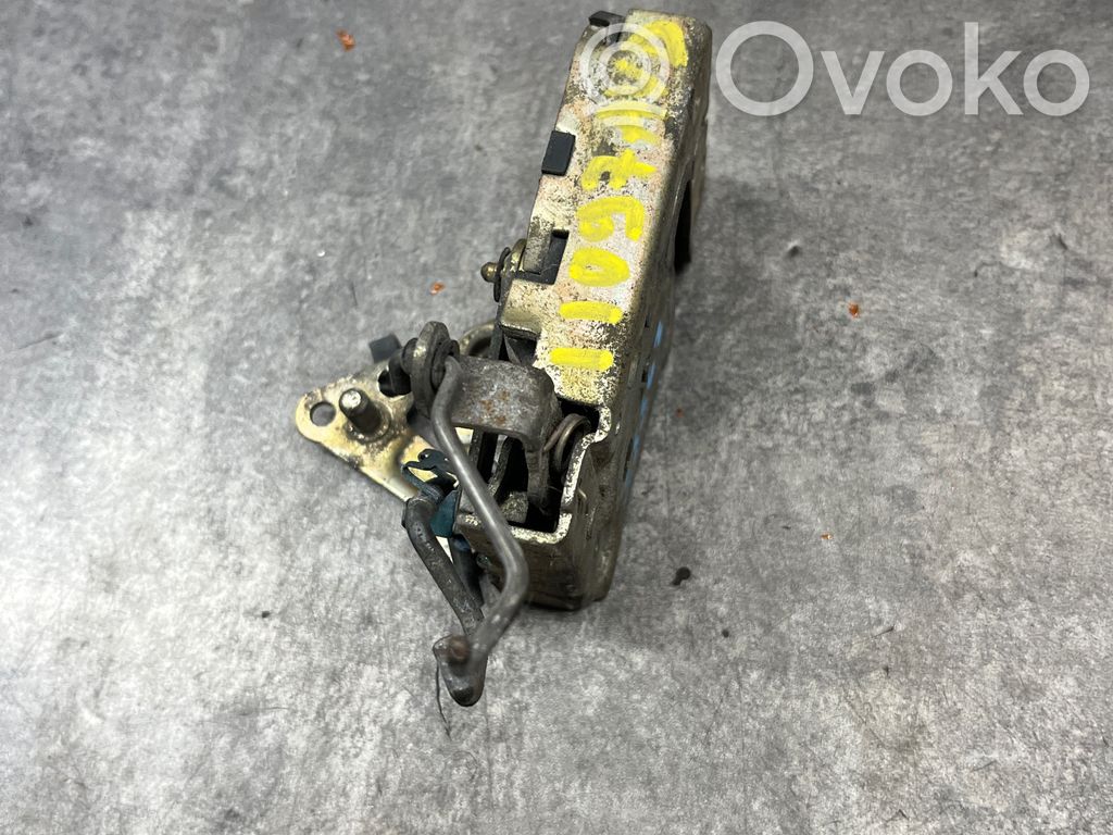Peugeot 106 Front door lock 