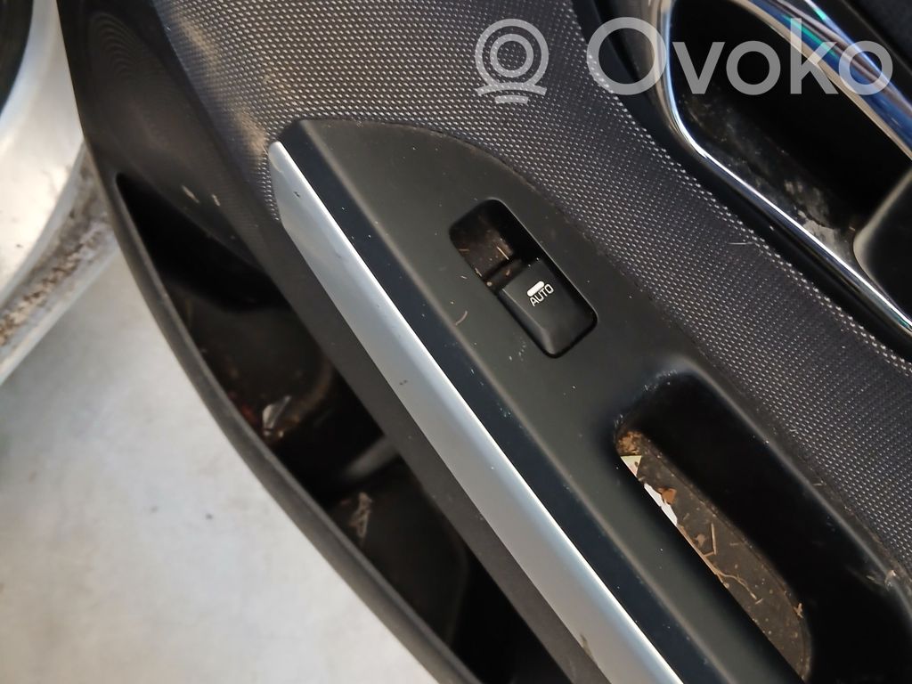 KIA Ceed Interruttore di controllo dell’alzacristalli elettrico 