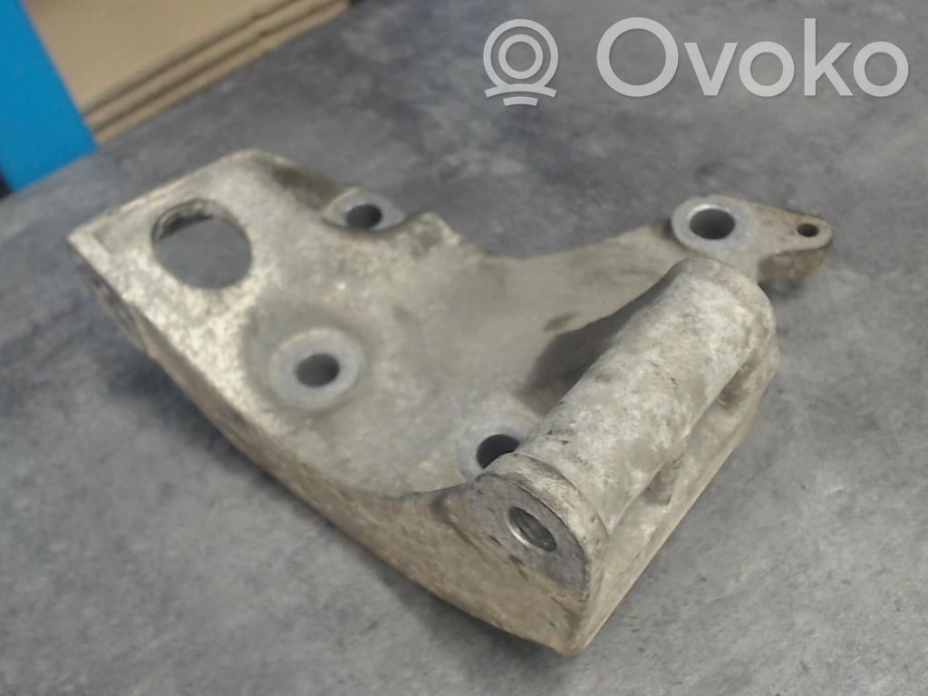 Engine mount bracket   7700864288