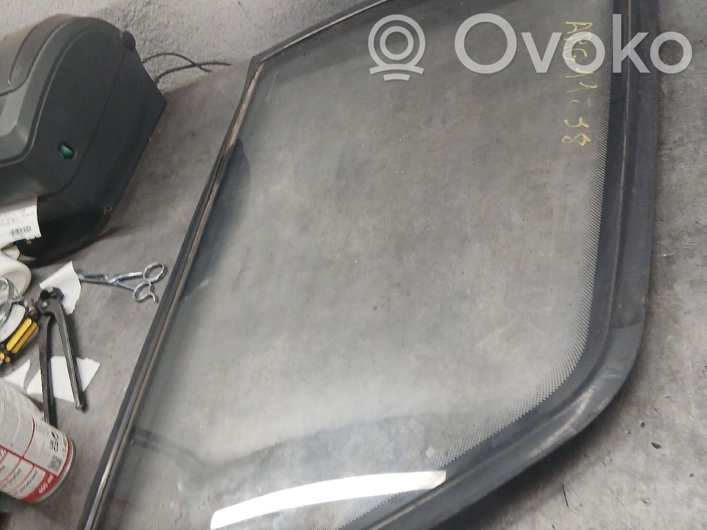 Peugeot 106 Seitenscheibe hinten 