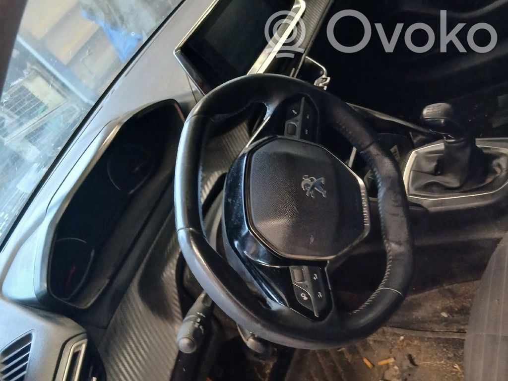 Peugeot 208 II Kojelauta 
