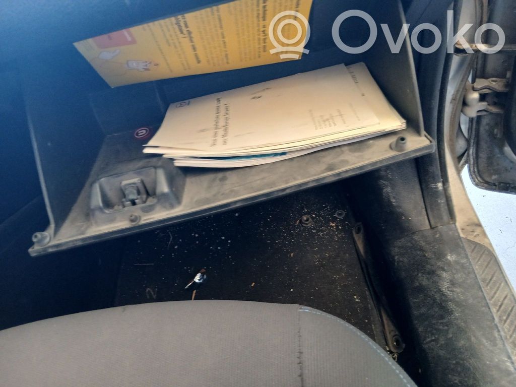 Mazda 2 Juego guantera 
