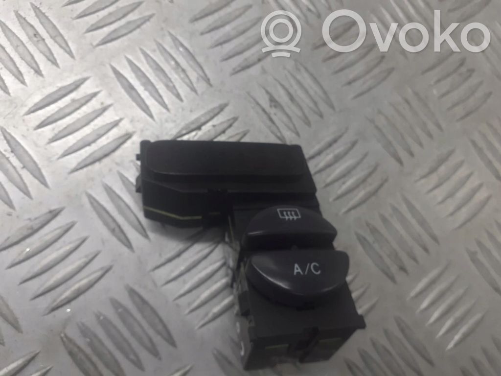 Toyota Corolla E110 Gniazdo ładowania samochodu elektrycznego 