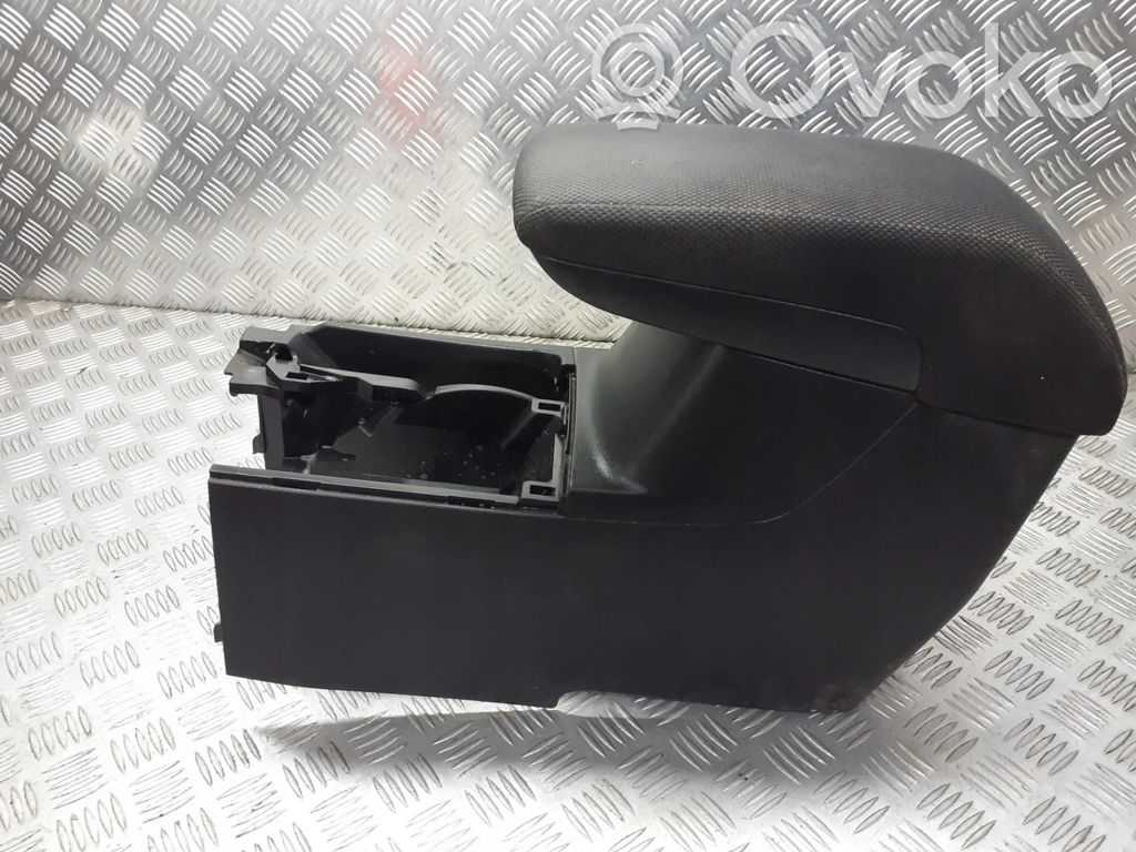 Mitsubishi Outlander Galinės sedynės porankis 
