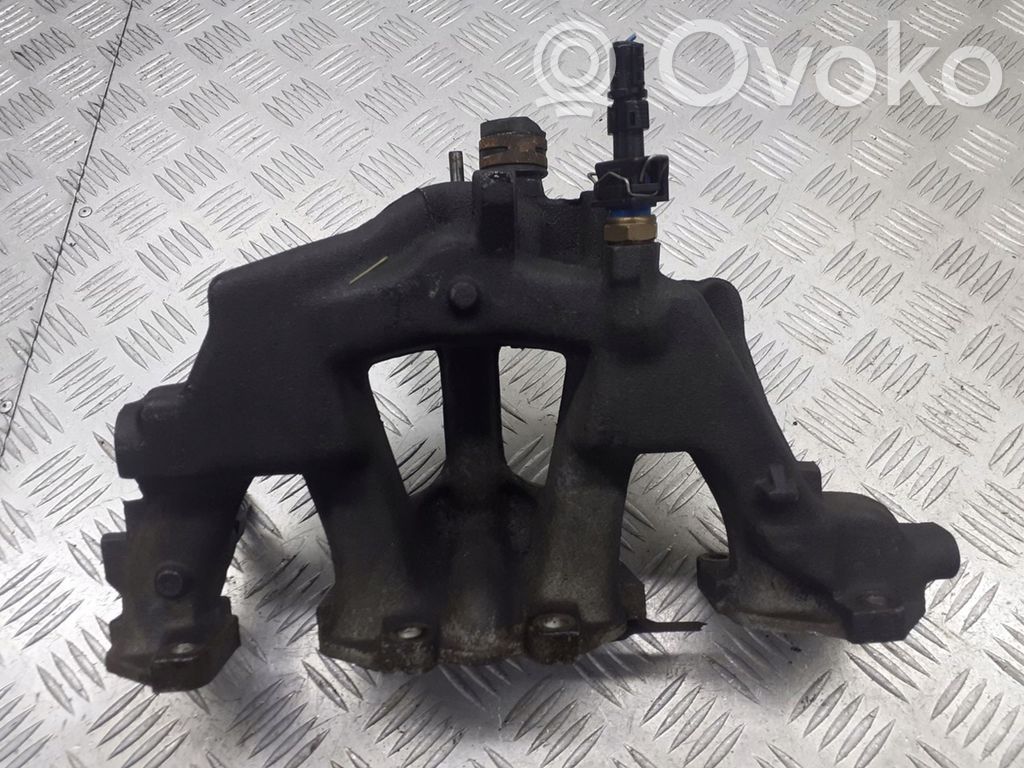 Opel Corsa B Colector de admisión 