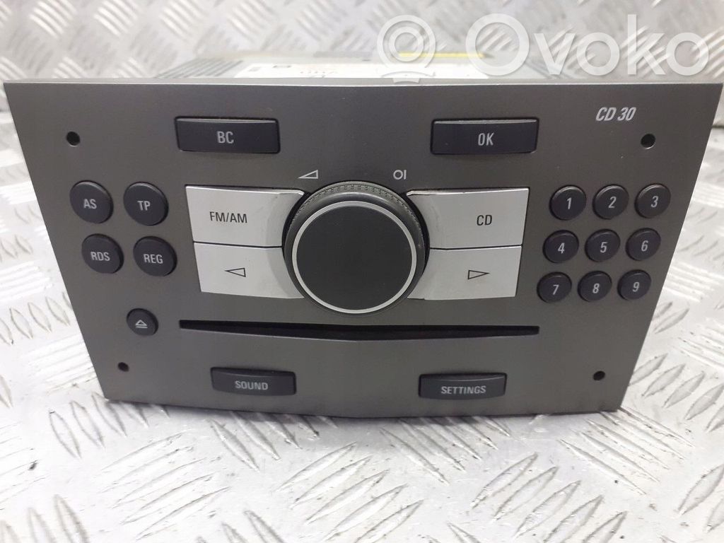 Panel / Radioodtwarzacz CD/DVD/GPS   13251045