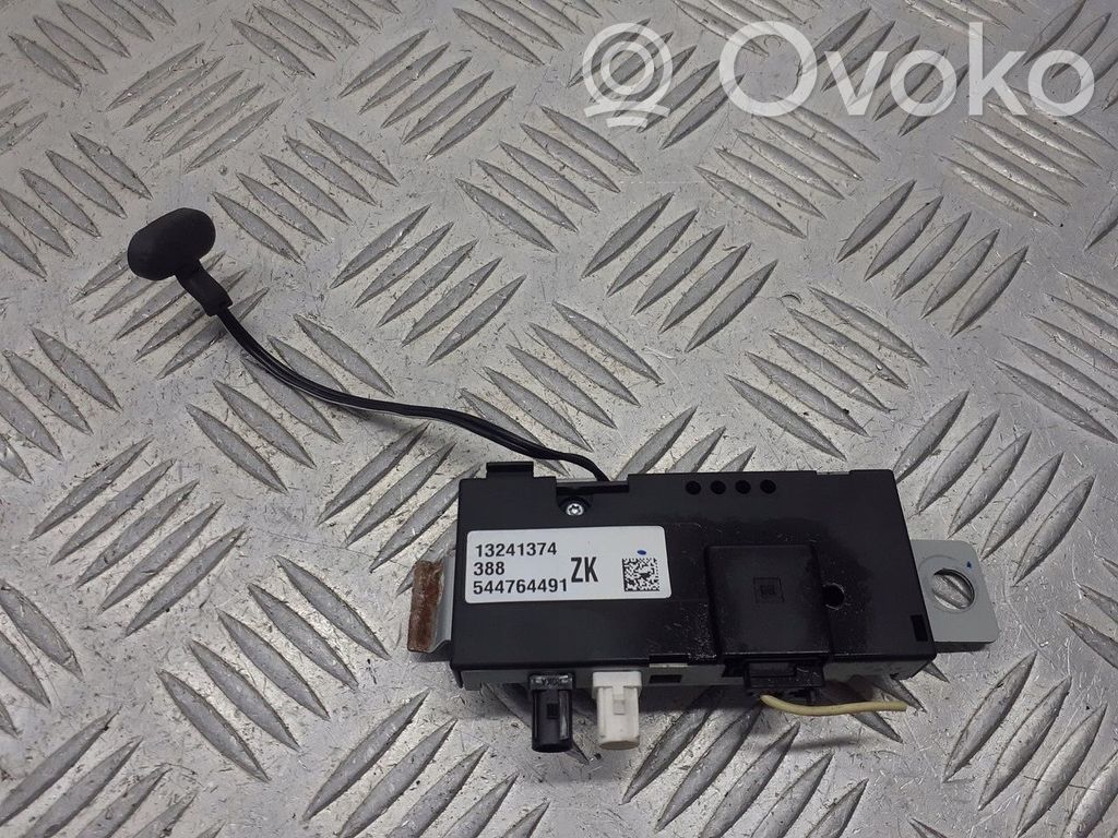 Opel Insignia A Amplificador de sonido 