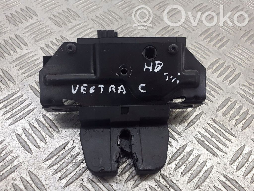 Opel Vectra C Rygiel / Zaczep zamka pokrywy przedniej / maski silnika 