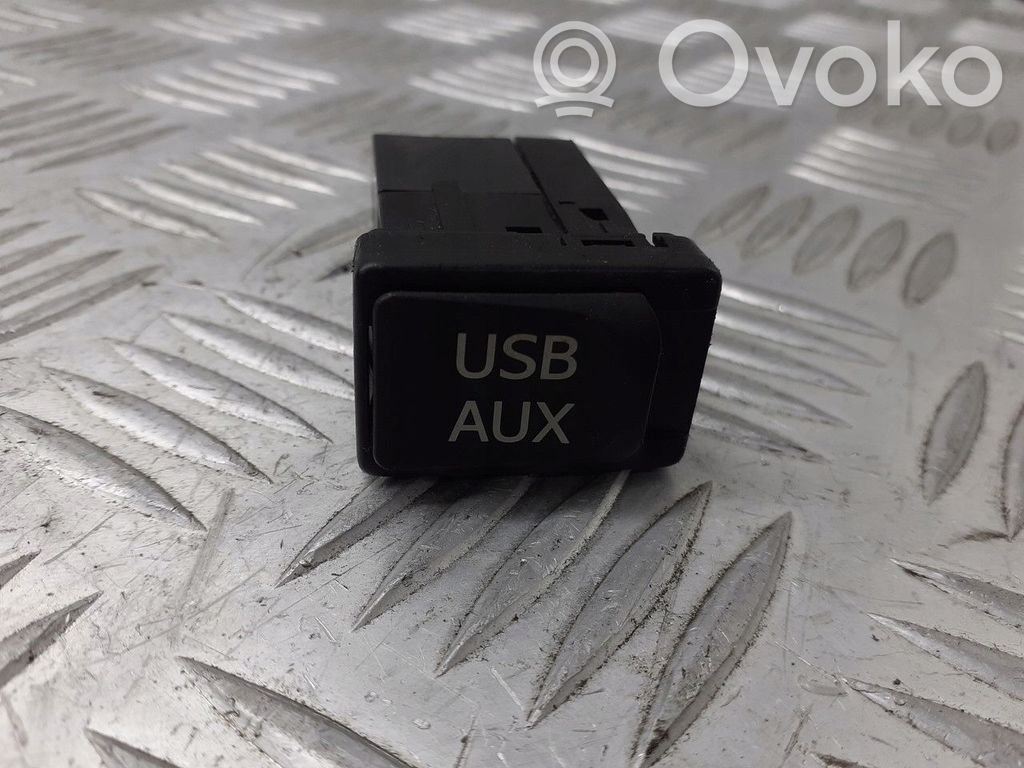 Priză USB   FE00950