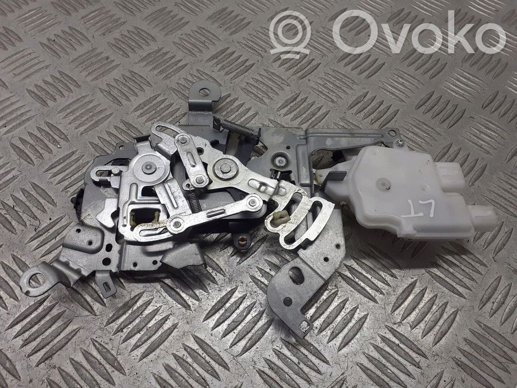 Loading door lock