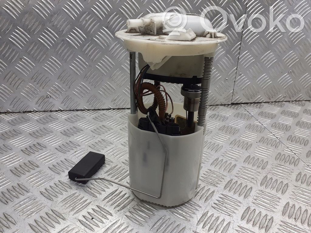 Suzuki Swift I Bomba mecánica de combustible